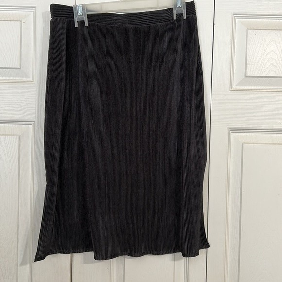 ANN TAYLOR NWT Size 10 Black Ribbed Lined Pull On Midi Skirt Stretch Slinky - Picture 4 of 8